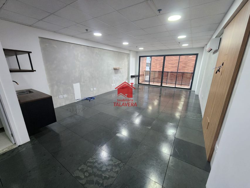 5dddd9b2-015a-4071-8d57-2320e8bda30f-TALAVERA COMERCIAL Ceramica 18720 Sala comercial com  52m²  ,01 banheiro 

Imóvel fica localizado no espaço cerâmica .


Vamos visitar?
