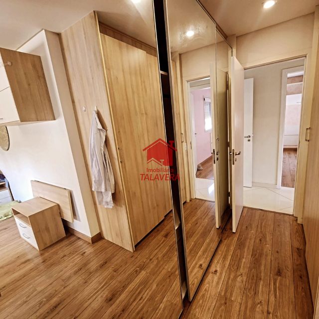 62227420-deae-4874-9b28-2d5c7a9c97f5-TALAVERA APARTAMENTO Boa Vista 18556 Apartamento de 146m²  planejado com 03 suítes, 01 sala para 02 ambientes, varanda gourmet, 01 lavabo, 01 cozinha planejada ,01 aera de serviço  , 02 vagas de garagem. Prédio com lazer completo

Imóvel fica próximo Presidente Kenedy e Parque Linear 

Vamos visitar?
