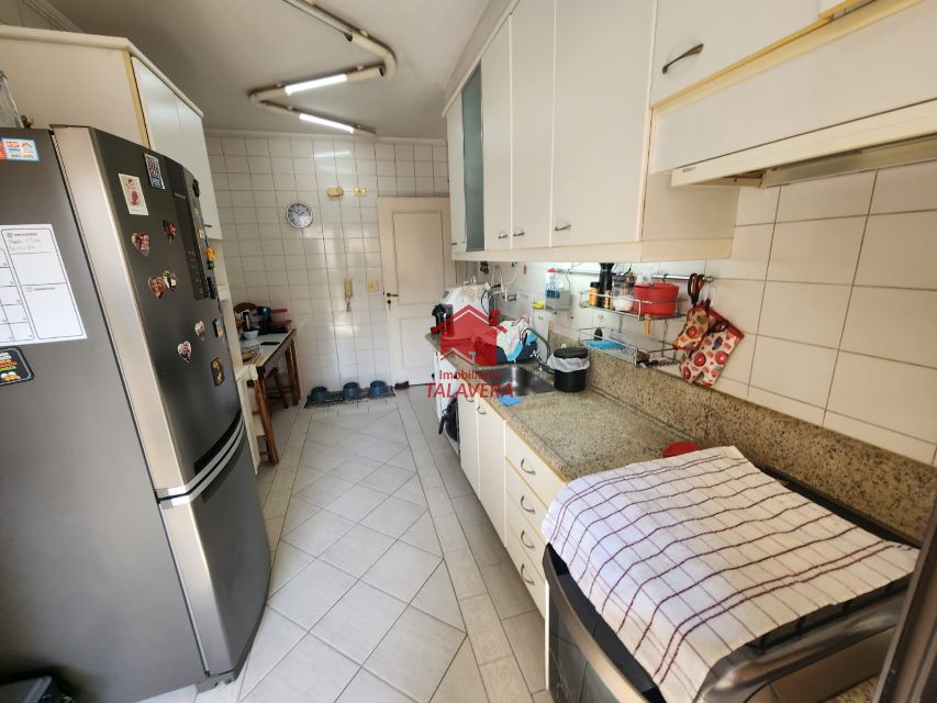 659be12f-8857-4d33-865b-8a8e30953a80-TALAVERA APARTAMENTO Ceramica 19724 Andar alto
Apartamento com 107m
03 dormitórios sendo 01 com suíte - sala 02 ambientes com sacada - cozinha - 02 banheiros - área de serviço - 02 vagas. Prédio com elevador, salão de festas e piscina. 