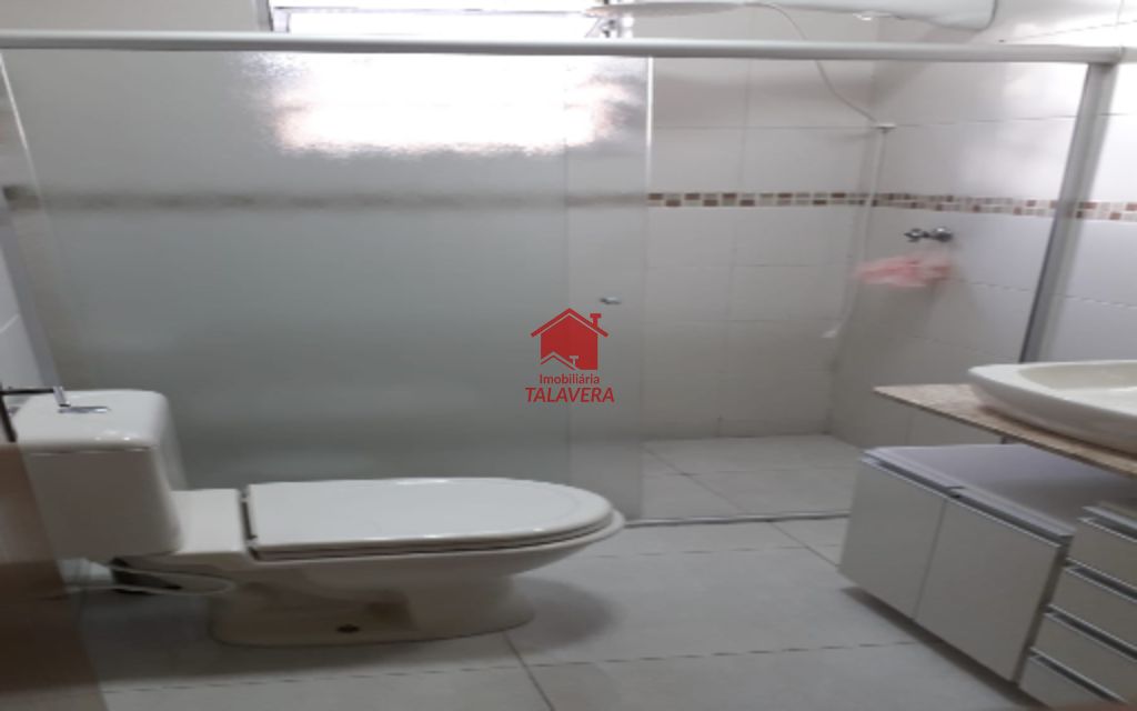 6638cc7b-2168-4945-94ae-7011db0ec363-TALAVERA CASA Vila Palmares 13896 Ótimo Casa Térrea Residencial!
O imóvel encontra-se em um local privilegiado. Com fácil acesso ao Supermercado Bem Barato, Supermercado Peg Pese, Neppe Matérias Elétricos, Padarias, Farmácias e muito mais.

A região é ótima para você que busca praticidade, segurança e entretenimento, agende já uma visita!

Principais características:
Casa toda térrea - toda em piso porcelanato - área gourmet com churrasqueira - móveis planejados

Dimensões e características do Imóvel:
Área Construída: 198m²
Área do Terreno: 250m²
Frente: 10,00m²
Fundos: 25,00m²
03 dormitórios - 01 suíte - sala 02 ambientes - cozinha - 04 banheiros - 07 vagas - quintal - jardim - canil - edícula - área gourmet coberta com churrasqueira

Vamos visitar?