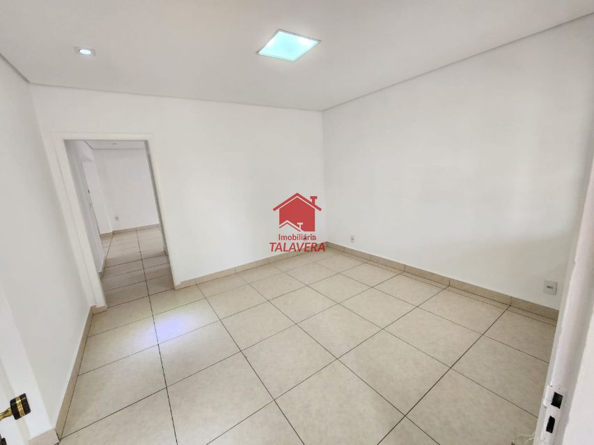66b5915d-d22a-4dab-afe1-a552be333c06-TALAVERA CASA Osvaldo Cruz 20001 Apartamento de 260m² com 02 dormitórios, 01 sala, 01 cozinha ,02 banheiros, 01 copa ,01 área de serviço  01 quintal , 05 vagas  de garagem.

Imóvel fica próximo á Visconde de Inhauma .

Vamos visitar?
