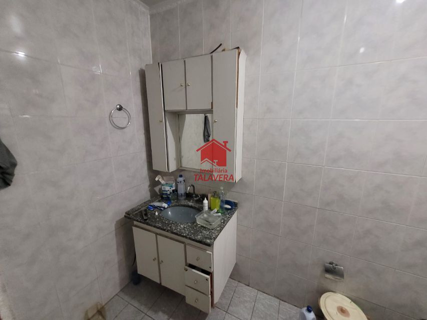 66e805b5-8bf2-46e6-88f6-6ebcb89dacf4-TALAVERA CASA ASSOBRADADA Boa Vista 19124 Casa residencial ou comercial de 250m² com 04 dormitórios, 01 sala para 02 ambientes, 03 banheiro social, 01 área de serviço, sem vaga de garagem 

Imóvel fica bem localizado.

Vamos visitar?
