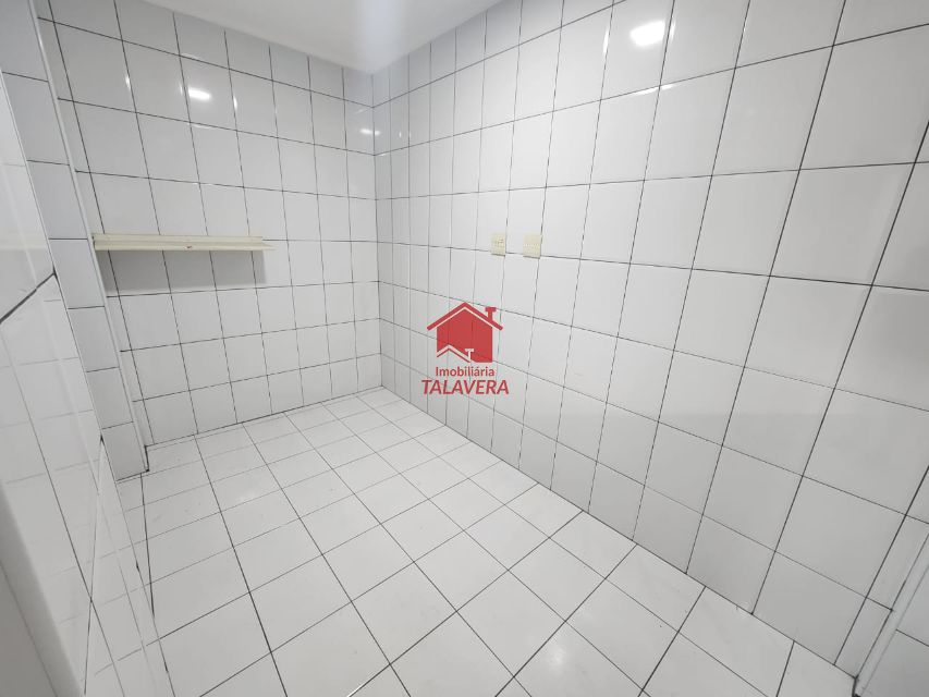 68773fac-7d3e-4f66-a3e6-e6bf24bb537a-TALAVERA COMERCIAL Osvaldo Cruz 20127 Salão Comercial 

Salões Principais 80 m²

Piso Superior 
02 banheiros 
03  salas 


Piso Inferior 
130m² 

02 banheiros 
03 salas 
01 corredor aberto 

Imovel fica muito bem localizado 

Vamos Visitar 