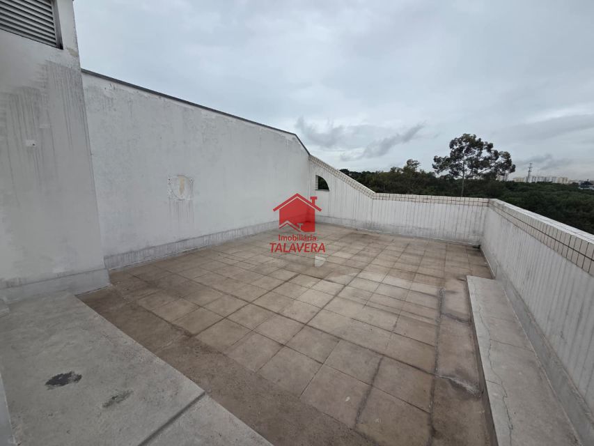 7004aa5f-2306-4c6d-86e8-2fc677daefb1-TALAVERA COBERTURA Ceramica 21077 Cobertura de 220m² com 04 dormitórios sendo 01 suite, 01 sala para 02 ambientes, 01 cozinha ,02 banheiro social, 01 área gourmet ampla , 01 dispensa,01 area de serviço, 03 vagas de garagem. Prédio com elevador e salão de festas com churrasqueira.



Imóvel fica bem localizado .

Vamos visitar?

