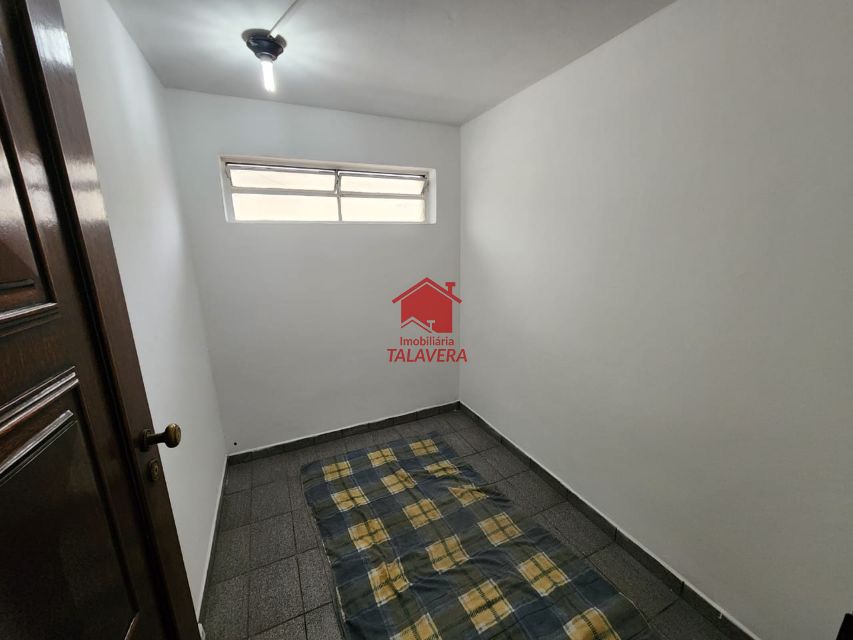 727593cc-16e1-433c-9769-652482418552-TALAVERA CASA Osvaldo Cruz 19503 Casa  de 60m² com 02 dormitórios, 01 sala, 01 cozinha ,01 banheiro social, 01 área de serviço. Sem vaga de Garagem 

Imóvel fica bem localizado .

Vamos visitar?
 