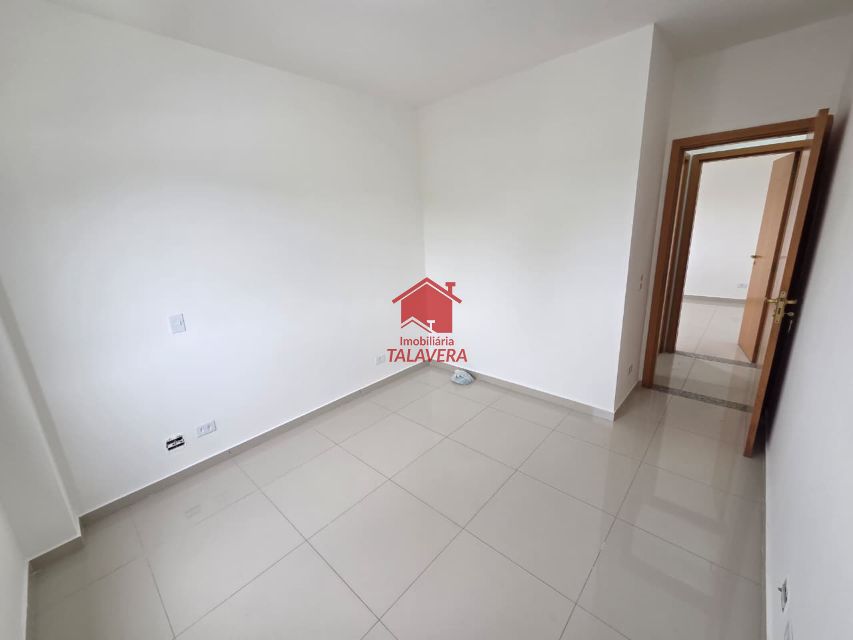 73cb50f2-4b5a-409e-b464-bbc8b77075ac-TALAVERA COBERTURA Ceramica 21085 Cobertura de 220m² com 04 dormitórios sendo 01 suite, 01 sala para 02 ambientes, 01 cozinha ,02 banheiro social, 01 área gourmet ampla , 01 dispensa,01 area de serviço, 03 vagas de garagem. Prédio com elevador e salão de festas com churrasqueira.



Imóvel fica bem localizado .

Vamos visitar?

