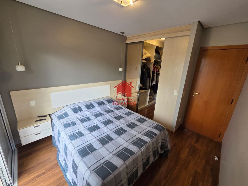 760d90b8-caa4-4674-8b8a-cf42bfa2db33-TALAVERA APARTAMENTO Ceramica 20768 Apartamento para venda B. Cerâmica - São Caetano do Sul - SP.

94m planejado
03 dormitórios (01 suíte c/ closet e sacada)  - 01 sala 02 ambientes c/ sacada - 01 cozinha - 01 banheiro social - 01 lavabo - 01 área serviço - 01 vaga determinada. Prédio com elevador e salão de festas com churrasqueira.
