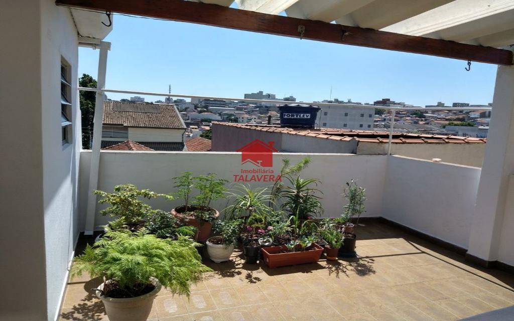 TALAVERA SOBRADO Osvaldo Cruz 6681 Ótimo Sobrado Residencial Com Edícula!
O imóvel encontra-se em um local privilegiado. Com fácil acesso a Rua Amazonas, Rua Oswaldo Cruz e Rua Fernando Simonsen. Acesso fácil e rápido para São Paulo, São Bernardo do Campo e Santo André. Diversas opções de comércios como farmácias, lojas, perfumarias, padarias e muito mais.

A região é ótima para você que busca praticidade, segurança e entretenimento, agende já uma visita!

Principais características:
Bem conservado - próximo do comércio da Rua Visconde de Inhaúma - acesso ao Park Shopping São Caetano / Parque Chico Mendes / Hospital São Luiz.

Dimensões e características do Imóvel:
Área do Terreno: 155m²
03 dormitórios - 01 sala para 02 ambientes - 02 banheiros - 01 cozinha ampla - área de serviço com quintal e churrasqueira. Na edícula: 03 cômodos.
Imóvel super arejado e iluminado com luz natural.
01 vaga de carro coberta.

Vamos visitar?
05/04/2022