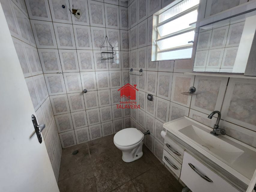 79dc517e-2cbc-455d-bc59-d08c4fa97811-TALAVERA CASA Vila Palmares 19786 
Casa  com 85m² com 02 dormitórios, 01 sala , 01 cozinha ,01 banheiro social, 01 área de serviço, 01 quintal no fundos,01 vaga de garagem.



Vamos visitar?
