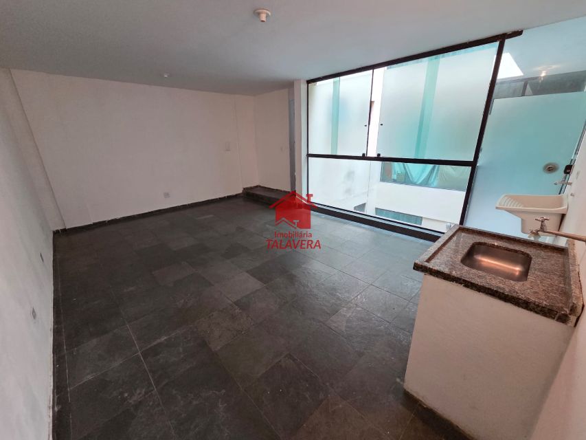 846bb448-7041-49e3-961e-0edefd854f48-TALAVERA APARTAMENTO Centro 20659 Kitnet no Centro de São Caetano do Sul

Menos de 5 minutos a pé do Terminal Rodoviário de São Caetano do Sul.

OBS: CONDOMINIO 90,00
                     IPTU :32,00
                 TX LIXO:17,04
                

ÁGUA ESTÁ INCLUSO NO CONDOMÍNIO.