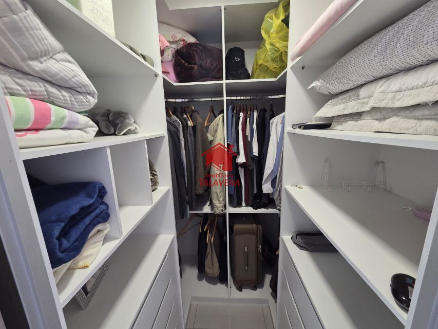 850d5ce5-20d4-490c-855f-90d5a9380c31-TALAVERA APARTAMENTO Santo Antonio 20360 Apartamento de 107m² com 03 dormitórios sendo 01 suite e planejados  01 sala para 02 ambientes sacada gourmet  01 cozinha ,01 banheiro social, lavabo , 01 área de serviço.02 vagas de garagem . Predio com lazer completo, piscina aquecida 

Imóvel fica bem localizado .

Vamos visitar?
