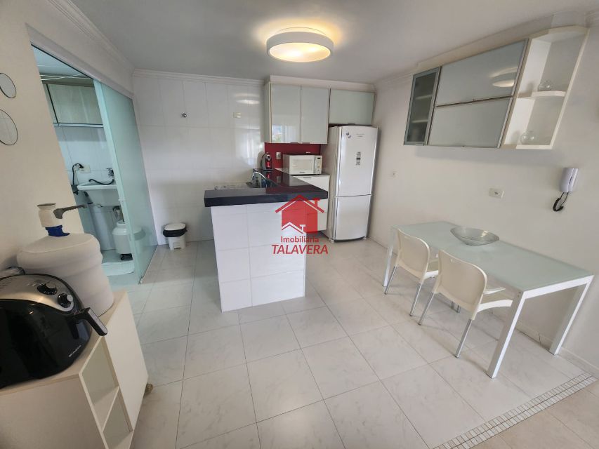 856f62f3-47ac-4786-8029-f9f120eaccd8-TALAVERA APARTAMENTO Osvaldo Cruz 18980 Dimensões, características e localização do imóvel:

Apartamento com planejados de 76,12m² com 02 dormitórios - 01 sala para 02 ambientes - 02 banheiros - 01 área de serviço – 01 vaga determinada.

Apartamento arejado - planejados - piso de porcelanato em todo apto - somente escada

Imóvel fica próximo do comércio da rua Visconde de Inhaúma, Parque Chico Mendes, Park Shopping São Caetano e Hospital São Luiz.

Vamos visitar?
