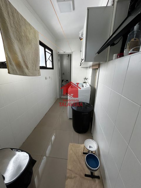 871e4732-1333-45b7-a8b5-4b5b12092a5f-TALAVERA APARTAMENTO Fundacao 18694 Dimensões, características e localização do imóvel:

Área: 86m²

03 dormitórios - 01 sala para 02 ambientes - 01 banheiro social - 01 banheiro de empregada - 01 área de serviço – 01 cozinha – 01 vaga.

Prédio com elevador e salão de festas.

Imóvel fica próximo do Centro de São Caetano do Sul.

Vamos visitar?
