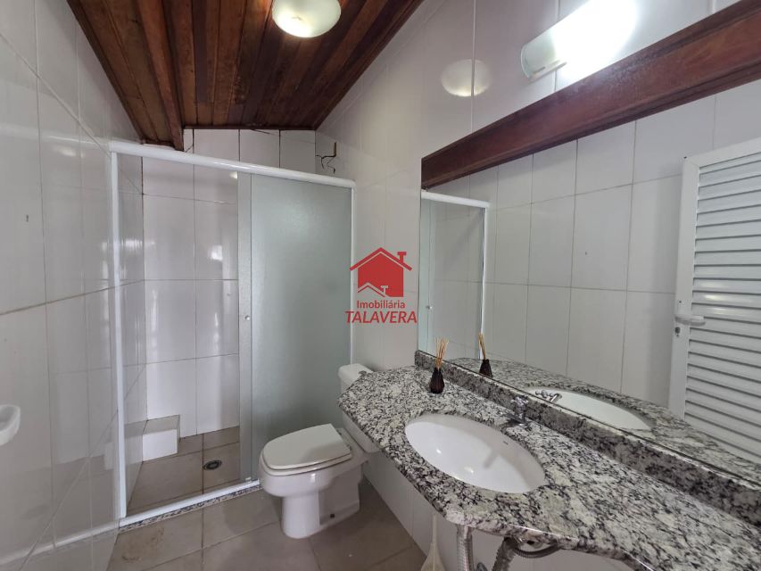 8752bd67-bf04-4fe6-9233-e752e51df556-TALAVERA COBERTURA Ceramica 21080 Cobertura de 220m² com 04 dormitórios sendo 01 suite, 01 sala para 02 ambientes, 01 cozinha ,02 banheiro social, 01 área gourmet ampla , 01 dispensa,01 area de serviço, 03 vagas de garagem. Prédio com elevador e salão de festas com churrasqueira.



Imóvel fica bem localizado .

Vamos visitar?

