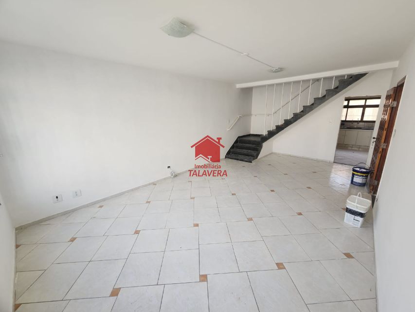 889b8281-ec28-4a81-b12c-5600e51e234c-TALAVERA CASA Osvaldo Cruz 19441 Sobrado  de 120m² com 03 dormitórios sendo 01 suíte, 01 sala, 01 cozinha ,01 banheiro social, 01 área de serviço, 01 quintal com churrasqueira, 03 vagas de garagem .

Imóvel fica bem localizado .

Vamos visitar?
