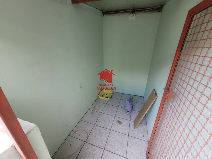 91415247-b319-41c2-86e7-1056936926b1-TALAVERA CASA Santa Maria 19274 Casa Comercial para locação com 170 m² 

 Sala , Cozinha , Banheiro , Quintal .


Imovel fica bem localizado 