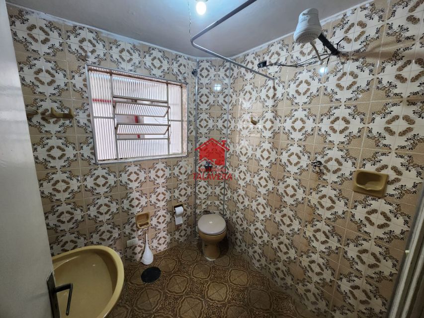 964be4a4-de51-4eab-a1ef-83167953b073-TALAVERA APARTAMENTO Osvaldo Cruz 18815 Apartamento  com 03 dormitórios, 01 sala ,01 cozinha , 01 banheiro social, 01 área de serviço , sem vaga de garagem 

Imóvel fica bem localizado .

Vamos visitar?
