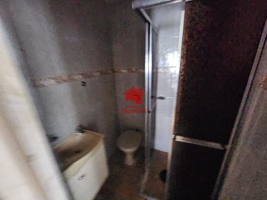 979b2de3-f127-49cc-810a-1a1f80f70ee7-TALAVERA SOBRADO Santa Maria 18858 Sobrado
Terreno 128m²
Construção 135m²

02 dormitórios - sala - cozinha - banheiro social - banheiro no térreo - área de serviço - quintal lateral - 02 vagas.