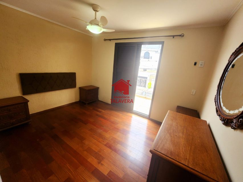 9935fd85-82db-45aa-b7d7-5ca37d6be03e-TALAVERA CASA Jardim Sao Caetano 18103 EXCLUSIVIDADE
Dimensões, características e localização do imóvel:

277m²
03 dormitórios sendo 1 suíte máster com closet e varanda - sala para 03 ambientes - lavabo - copa - cozinha com despensa - área de serviço - dependência de empregada com banheiro social - 04 vagas de garagem. Área de lazer com jardim - espaço gourmet com churrasqueira e forno.

Vamos visitar?