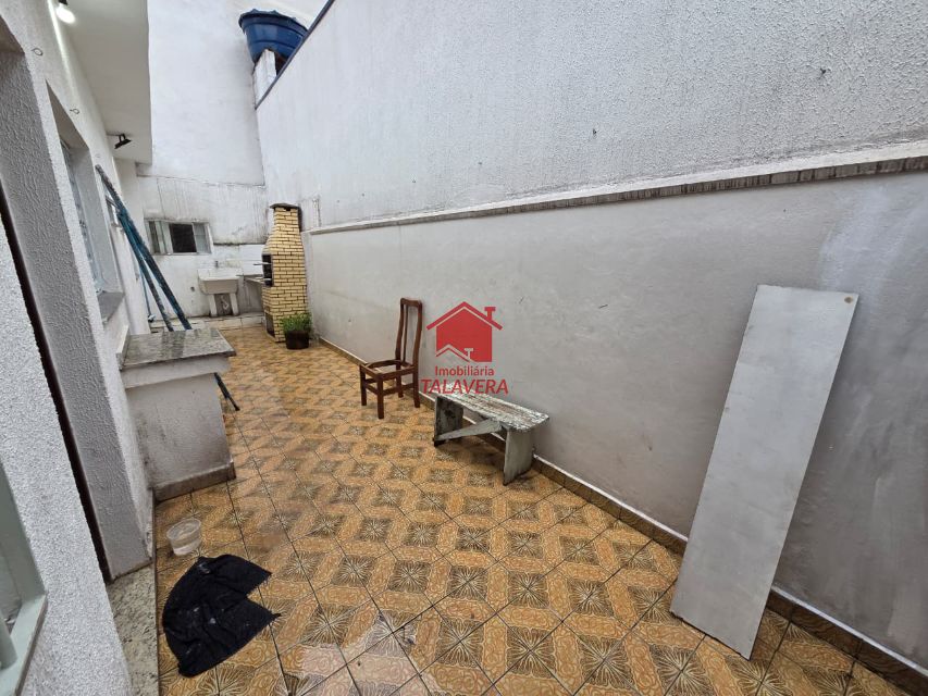 9b86f68e-475a-4cb2-8b1f-acea6926c172-TALAVERA CASA Ceramica 20718 Térrea de 150m² com 03 dormitórios sendo 01 suíte , 01 sala, 01 cozinha ,01 banheiro social, 01 área de serviço com churrasqueira, 02 vagas de garagem 

Imóvel fica bem localizado 

Vamos visitar?

