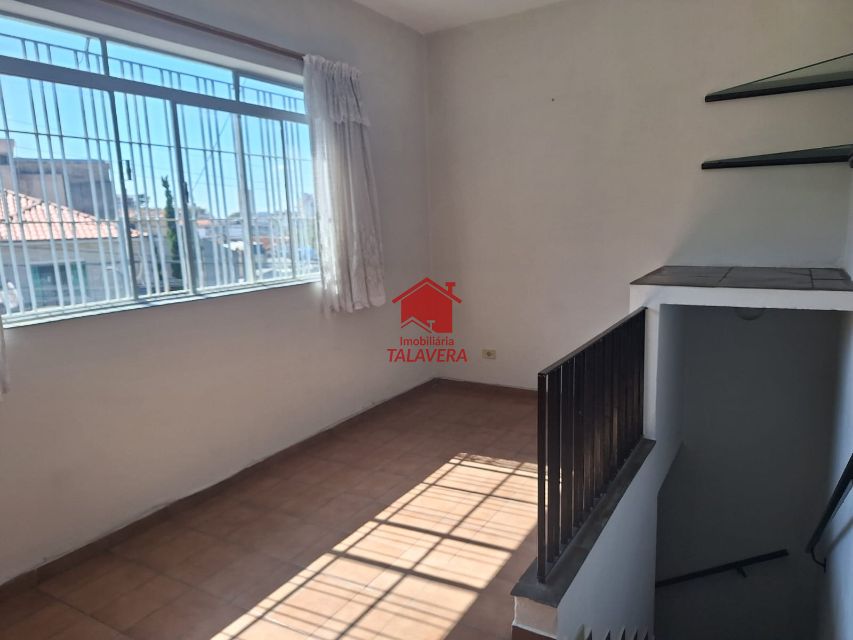 9c8ea678-bbbd-4ec4-ab53-2587eb845c1c-TALAVERA CASA Olimpico 19243 Casa de 70m² com 01 dormitório, outro dormitório pequeno  (01 pode ser escritório), 01 sala, 01 cozinha ,01 banheiro, 01 área de serviço. Sem vaga de garagem.

Vamos visitar?
