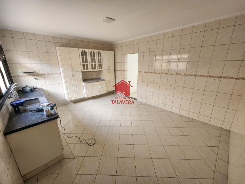 9d80a347-7d14-4cab-ad4b-2b83967b16ad-TALAVERA CASA Osvaldo Cruz 19440 Sobrado  de 120m² com 03 dormitórios sendo 01 suíte, 01 sala, 01 cozinha ,01 banheiro social, 01 área de serviço, 01 quintal com churrasqueira, 03 vagas de garagem .

Imóvel fica bem localizado .

Vamos visitar?
