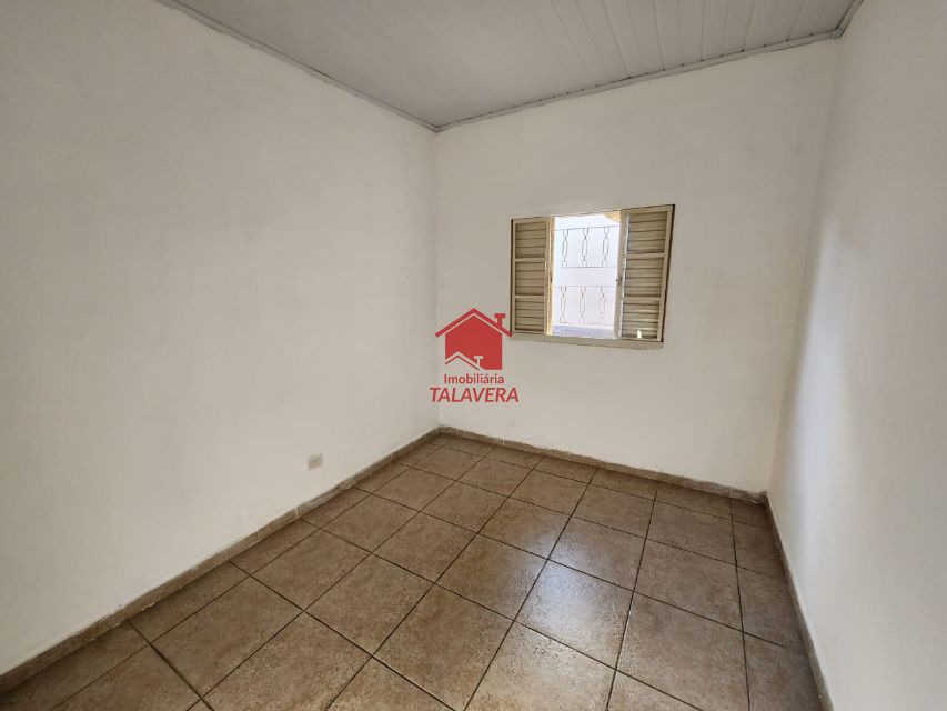 9de85e73-d30c-4037-9629-c2ef52a19fcf-TALAVERA CASA Vila Palmares 19788 
Casa  com 85m² com 02 dormitórios, 01 sala , 01 cozinha ,01 banheiro social, 01 área de serviço, 01 quintal no fundos,01 vaga de garagem.



Vamos visitar?
