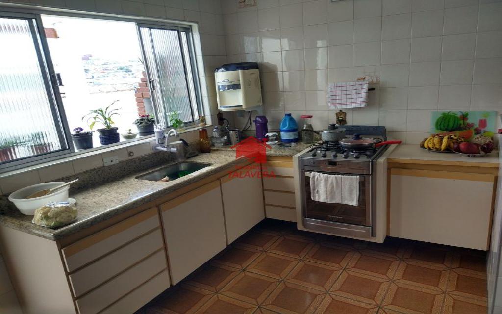 TALAVERA SOBRADO Osvaldo Cruz 6656 Ótimo Sobrado Residencial Com Edícula!
O imóvel encontra-se em um local privilegiado. Com fácil acesso a Rua Amazonas, Rua Oswaldo Cruz e Rua Fernando Simonsen. Acesso fácil e rápido para São Paulo, São Bernardo do Campo e Santo André. Diversas opções de comércios como farmácias, lojas, perfumarias, padarias e muito mais.

A região é ótima para você que busca praticidade, segurança e entretenimento, agende já uma visita!

Principais características:
Bem conservado - próximo do comércio da Rua Visconde de Inhaúma - acesso ao Park Shopping São Caetano / Parque Chico Mendes / Hospital São Luiz.

Dimensões e características do Imóvel:
Área do Terreno: 155m²
03 dormitórios - 01 sala para 02 ambientes - 02 banheiros - 01 cozinha ampla - área de serviço com quintal e churrasqueira. Na edícula: 03 cômodos.
Imóvel super arejado e iluminado com luz natural.
01 vaga de carro coberta.

Vamos visitar?
05/04/2022