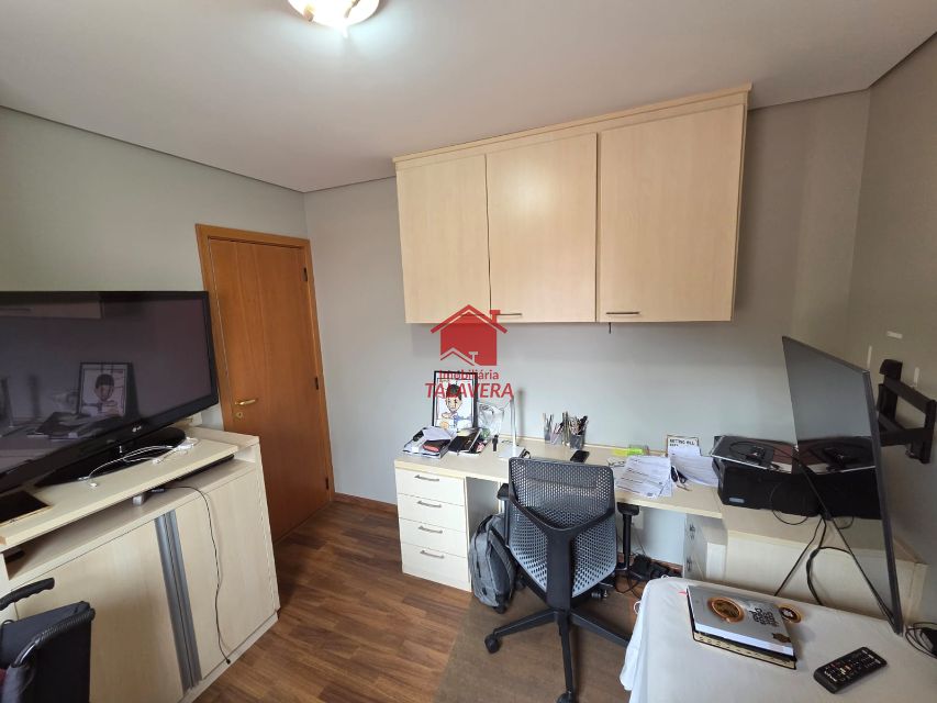 a03ea3c3-7bb9-41cf-9b9a-bf79632c207d-TALAVERA APARTAMENTO Ceramica 20784 Apartamento para venda B. Cerâmica - São Caetano do Sul - SP.

94m planejado
03 dormitórios (01 suíte c/ closet e sacada)  - 01 sala 02 ambientes c/ sacada - 01 cozinha - 01 banheiro social - 01 lavabo - 01 área serviço - 01 vaga determinada. Prédio com elevador e salão de festas com churrasqueira.
