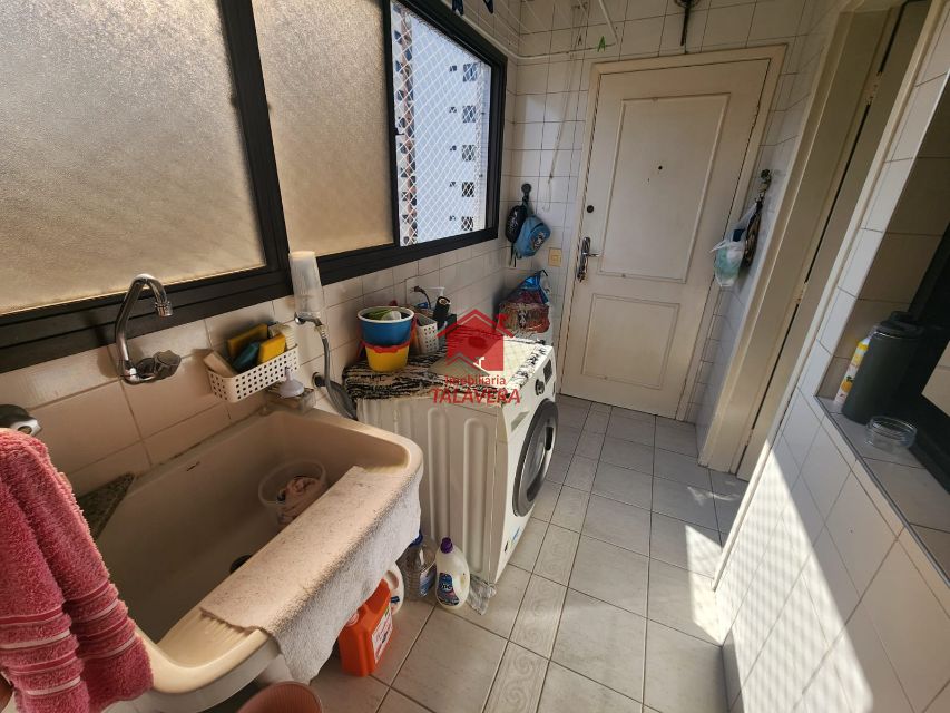 a0715df7-2dd1-4367-8117-4f540a4d1d6b-TALAVERA APARTAMENTO Ceramica 19723 Andar alto
Apartamento com 107m
03 dormitórios sendo 01 com suíte - sala 02 ambientes com sacada - cozinha - 02 banheiros - área de serviço - 02 vagas. Prédio com elevador, salão de festas e piscina. 