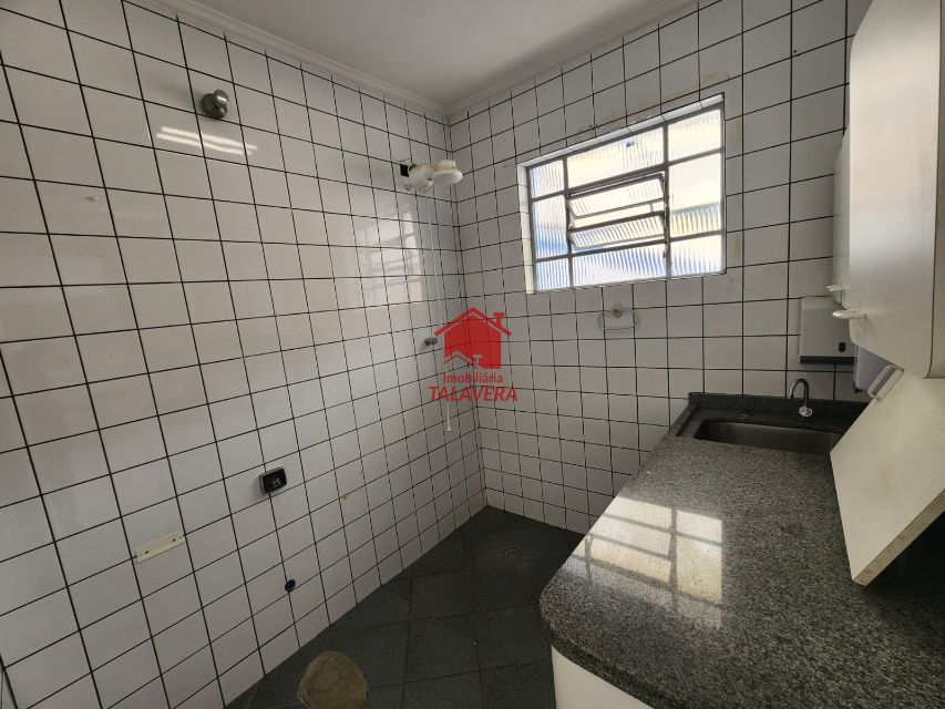 a073509d-4b25-4ead-b641-e4582ac00de2-TALAVERA COMERCIAL Osvaldo Cruz 18507 Imovel com 650 m²  12 salas ,04 banheiros ,01 cozinha ,01 área de serviço ,01espaço pra lazer. Localização privilegiada, com fácil  acesso a transportes, serviços  e próxima ao comercio da rua Visconde de Inhauma .