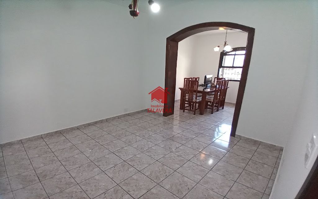 a2a32bab-8893-46ea-91cb-66e3b8b76f8b-TALAVERA CASA Santa Paula 12839 Ótima Casa Térrea Comercial / Residencial !

O imóvel encontra-se com fácil acesso a R. Oswaldo Cruz e a pouco metros a Av. Goiás com todo o comércio e bancos do Centro.. 

A região é ótima para você que busca praticidade, segurança e entretenimento, agende já uma visita!

Principais características:
03 Dormitórios, 02 Salas, 01 Cozinha / Copa, 02 Banheiros, 02 Lavanderias e Terraço, S/ Vaga.



Vamos visitar?
