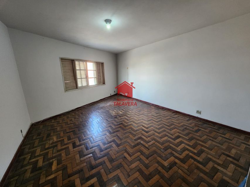 a85c017a-96de-4299-8ed7-4ba846770931-TALAVERA APARTAMENTO Osvaldo Cruz 18814 Apartamento  com 03 dormitórios, 01 sala ,01 cozinha , 01 banheiro social, 01 área de serviço , sem vaga de garagem 

Imóvel fica bem localizado .

Vamos visitar?
