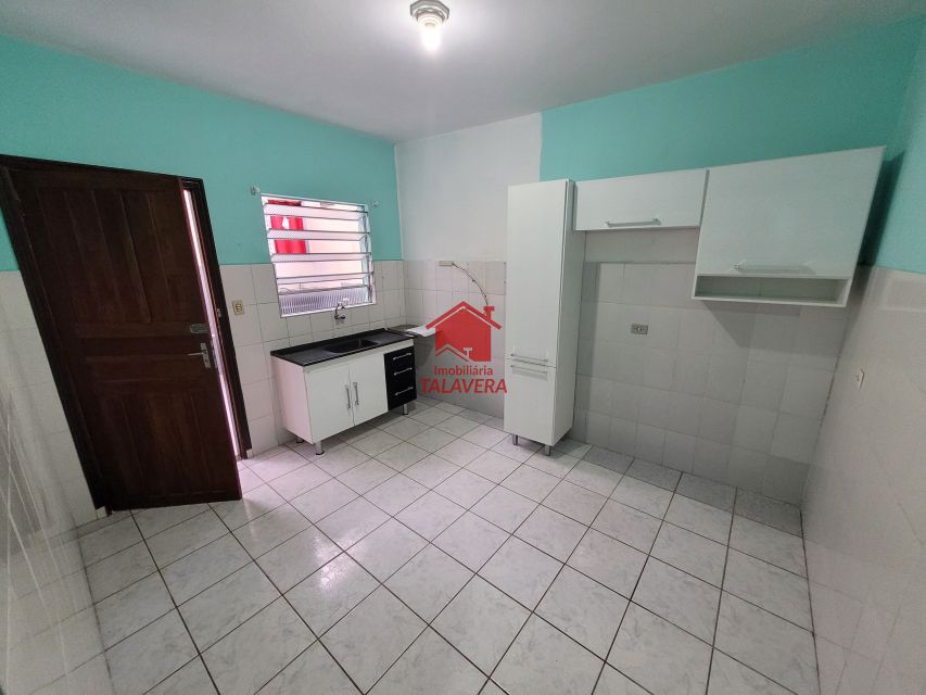 a87fdb34-27e6-4de7-b6cf-752285edee60-TALAVERA CASA Sao Jose 20016 Imóvel com 458m de terreno - 395m de construção

São 06 casas com tamanhos próximos (30m) com 03 cômodos. 
01 casa principal com 02 dormitórios, sala, cozinha ,área de serviço e vaga para 02 carros. Conta também com um amplo salão de aprox. 100m com banheiro.
(algumas imagens - para ter conhecimento total das casas, somente com agendamento, imóveis alugados). Excelente opção para renda.

Vamos visitar?