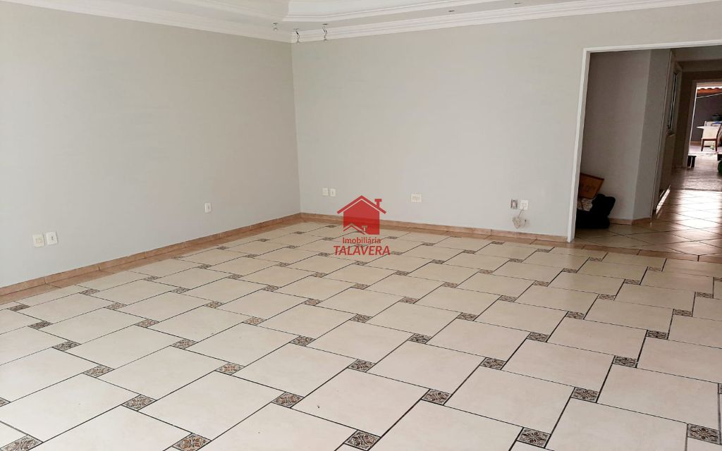 a9677026-79da-4a51-b237-1688d10aedb2-TALAVERA SOBRADO Ceramica 11138 Ótimo Sobrado Residencial!
O imóvel encontra-se em um local privilegiado. Com fácil acesso a Rua Castro Alves, Rua Amazonas, Rua Oswaldo Cruz e Rua Fernando Simonsen. Acesso fácil e rápido para São Paulo, São Bernardo do Campo e Santo André. Diversas opções de comércios como farmácias, lojas, perfumarias, padarias e muito mais.

A região é ótima para você que busca praticidade, segurança e entretenimento, agende já uma visita!

Principais características:
Localização impecável - próximo do comércio da rua Visconde de Inhaúma - próximo do Shopping São Caetano

Dimensões e características do Imóvel:
Área Construída: 308m²
Área do Terreno: 150m²
Frente: 5,00m²
Fundos: 30,00m²
03 suítes - Sala de estar - Sala de jantar - Lavabo - Cozinha - Área de Serviço - Jardim de Inverno - Garagem para 06 carros (com sala e banheiro na garagem)
ACEITA APARTAMENTO ATÉ 30% DO VALOR DO IMÓVEL

Vamos visitar?
04/04/2022