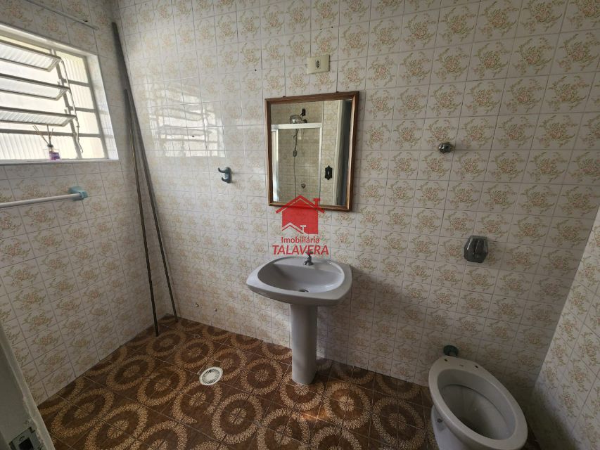 aa63e275-8bf7-4de9-97ad-35f477771bbf-TALAVERA SOBRADO Osvaldo Cruz 19669 Sobrado de 85m² com 03 dormitórios, 01 sala para, 01 cozinha ,01 banheiro social, 01 área de serviço,01 vaga de garagem 

Imóvel fica bem localizado 

Vamos visitar?
