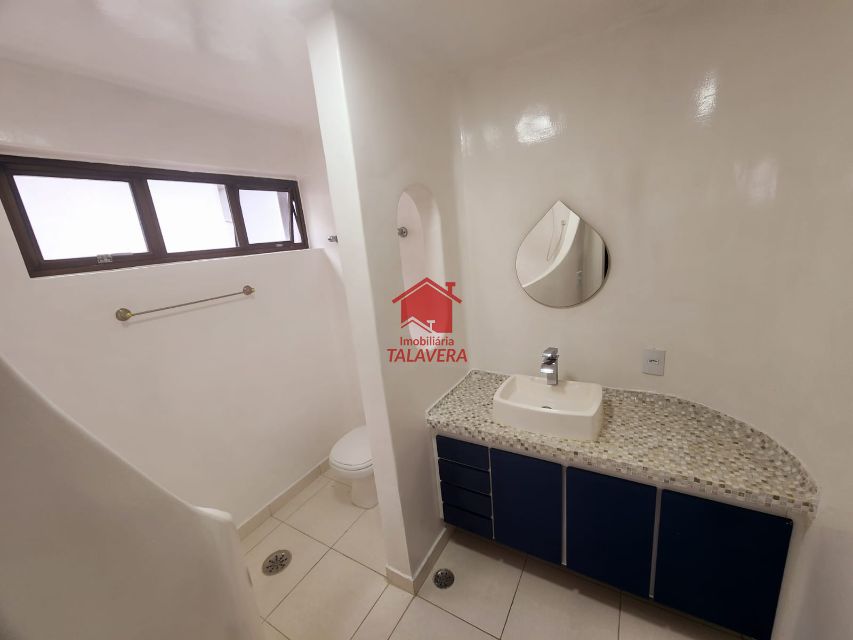 ae04f75b-5545-44d3-a738-13ea8316135b-TALAVERA CASA Jardim Sao Caetano 18106 EXCLUSIVIDADE
Dimensões, características e localização do imóvel:

277m²
03 dormitórios sendo 1 suíte máster com closet e varanda - sala para 03 ambientes - lavabo - copa - cozinha com despensa - área de serviço - dependência de empregada com banheiro social - 04 vagas de garagem. Área de lazer com jardim - espaço gourmet com churrasqueira e forno.

Vamos visitar?
