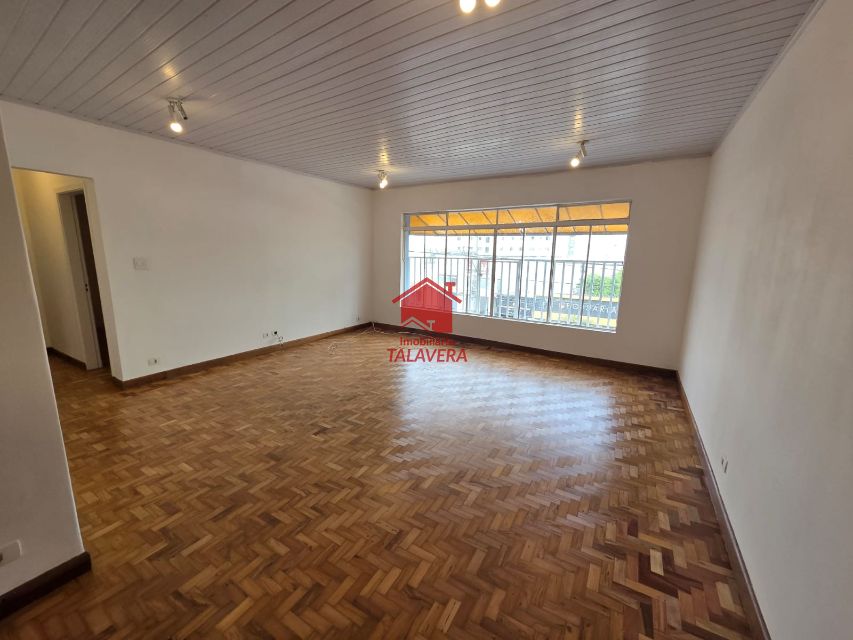 b037c81c-87b2-4d59-a76d-876e5202bd85-TALAVERA APARTAMENTO Osvaldo Cruz 20872 Apartamento de 120m² com 02 dormitórios sendo 01 suite ,01 sala para 03 ambientes, 01 cozinha ,01 banheiro social, 01 área de serviço.

Sem Vaga de Garagem 

Imóvel fica bem localizado .

Vamos visitar?

