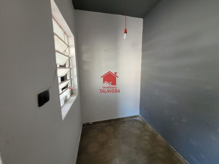 b2dbab63-2415-45c5-b3d5-860a6bcf16ef-TALAVERA CASA Osvaldo Cruz 19662 Casa térrea  de 80m² com 02 dormitórios, 01 sala, 01 cozinha ,01 banheiro , 01 área de serviço, 01 quintal, 02 vagas de garagem.

Imóvel fica bem localizado .

Vamos visitar?
