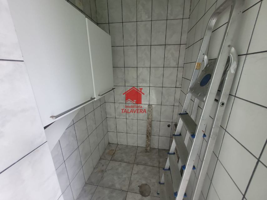 b3361bd3-7b36-4853-bd79-7a6279d3f61e-TALAVERA CASA Santa Maria 19271 Casa Comercial para locação com 170 m² 

 Sala , Cozinha , Banheiro , Quintal .


Imovel fica bem localizado 