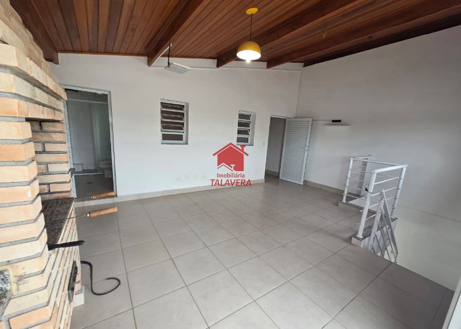 b831366c-4d43-49bf-904b-0c319101a13c-TALAVERA COBERTURA Ceramica 21081 Cobertura de 220m² com 04 dormitórios sendo 01 suite, 01 sala para 02 ambientes, 01 cozinha ,02 banheiro social, 01 área gourmet ampla , 01 dispensa,01 area de serviço, 03 vagas de garagem. Prédio com elevador e salão de festas com churrasqueira.



Imóvel fica bem localizado .

Vamos visitar?

