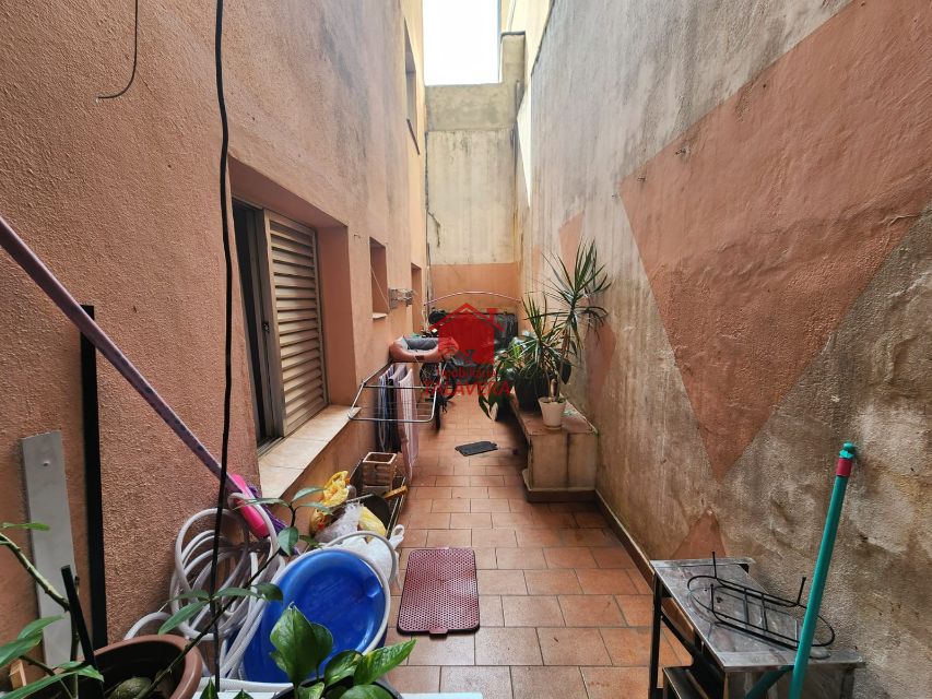 b9277478-9fce-4f90-b894-9453e9824733-TALAVERA APARTAMENTO Sao Jose 19136 03 dormitórios (01 suíte) - sala 02 ambientes - banheiro social - cozinha - área de serviço com quintal lateral. 