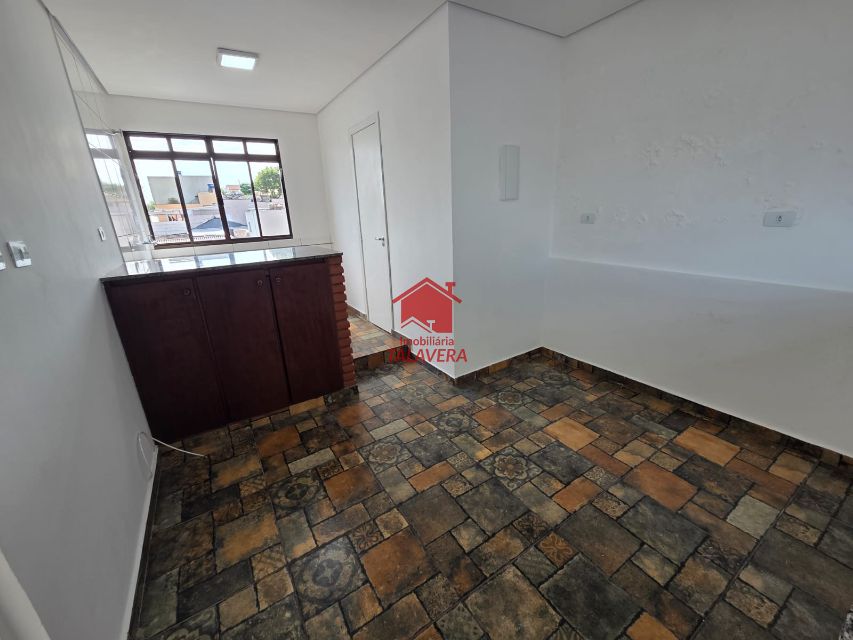 b9ecd562-9762-4f89-83c1-5e890e801454-TALAVERA CASA Nova Gerty 20522 Casa  Assobradada de 45m² com 01 dormitórios, 01 sala ,0 01 cozinha ,01 banheiro ,01 área de serviço e quintal 

Sem vaga de garagem 


total de 34 degraus 

Imóvel fica bem localizado .

Vamos visitar?
