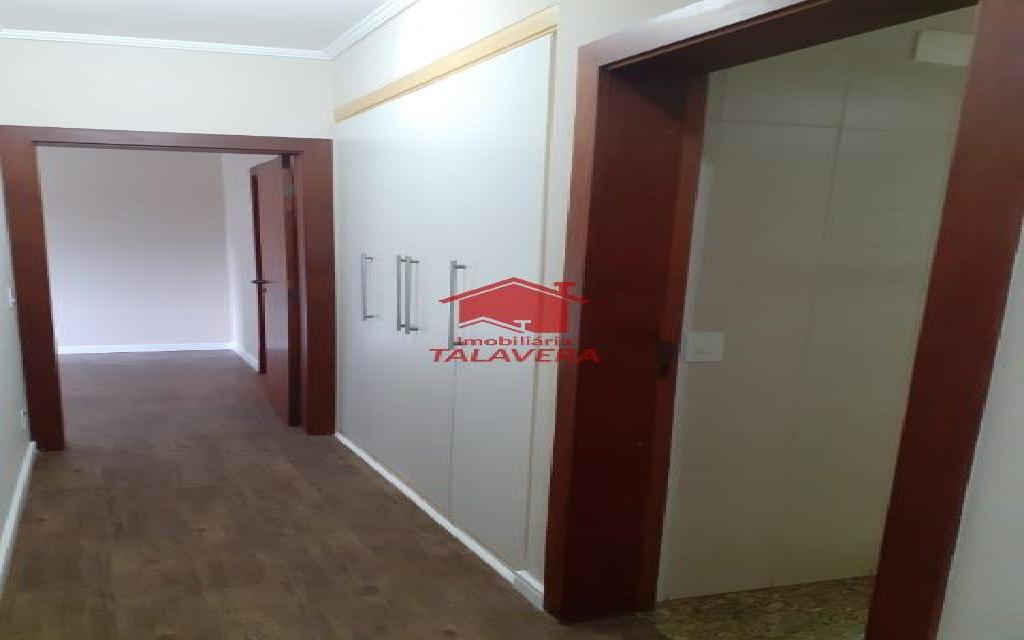 TALAVERA APARTAMENTO Santo Antonio 5995 APARTAMENTO 230m², 04 dormitórios com 02 suítes, 05 w.cs, 01 sala ampla, varanda com vidro e cortina, 01 cozinha com ilha, 01 área de serviço, 01 dormitório de empregada e 02 vagas grandes para carro.