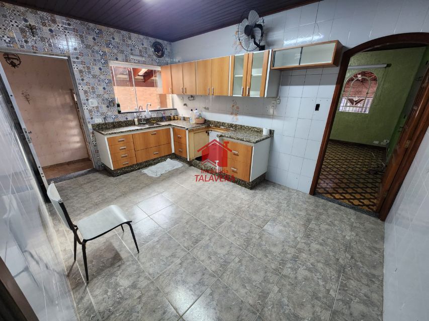 bb1dd24a-31b7-4bac-a80e-a16f5f335914-TALAVERA CASA Osvaldo Cruz 19850 Casa térrea com 02 dormitórios (01 suíte) e opção de fazer um terceiro dormitório - sala - cozinha - banheiro social - churrasqueira - área de serviço - 03 vagas.

7,5 x 25,00 m