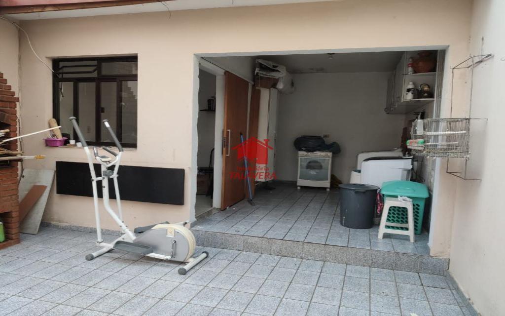 TALAVERA SOBRADO Nova Gerti 9187 Sobrado de 169m² de construção com 4 Banheiros, 3 Dormitórios, 1 Suite, 2 Vagas, Área de Serviço, Churrasqueira, Cozinha, Garagem Coberta, Quintal, Sala. 