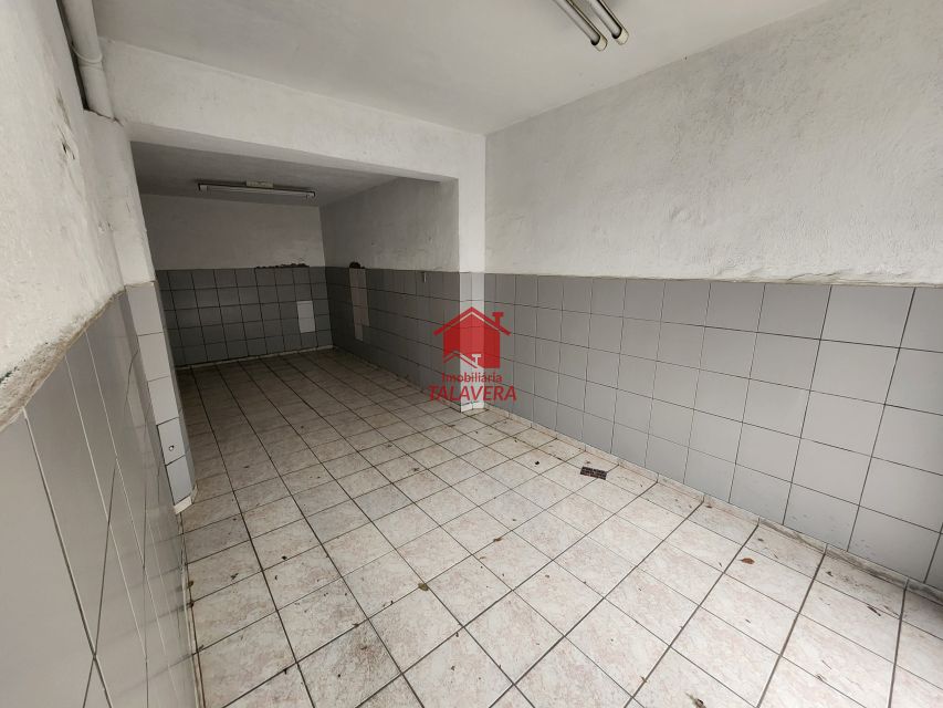 c14b0e73-8751-4394-a8c5-e0601b290df4-TALAVERA CASA Santa Paula 19931 Casa para venda com sala, 02 dormitórios, 02 banheiros, cozinha, área de serviço, quintal e 02 vagas.

141,36m terreno
184,00m construção

Vamos visitar?