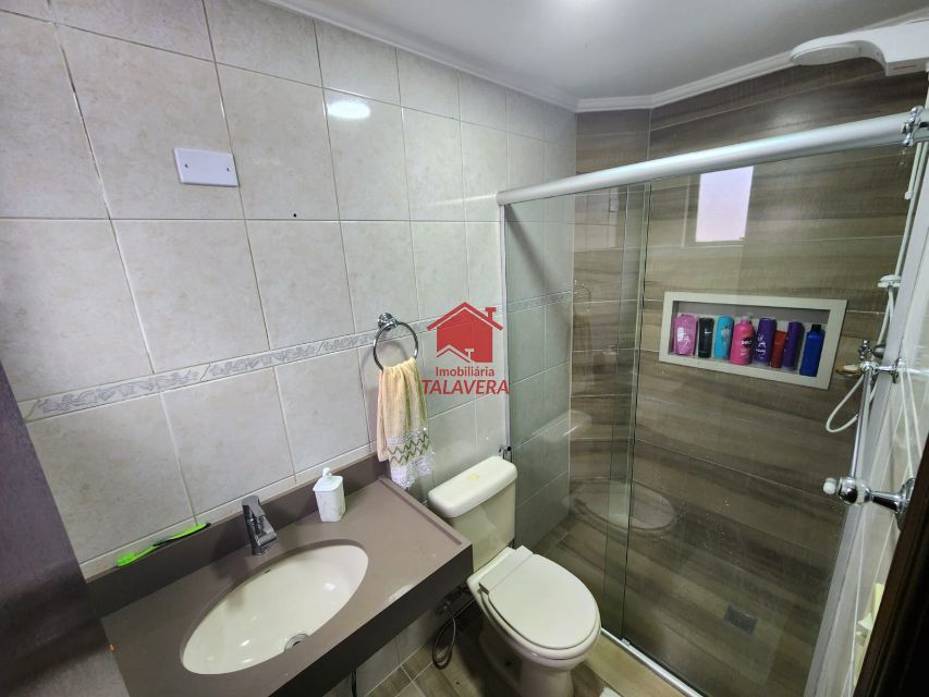 c160c3f8-d068-470a-bfd0-edd24fe86961-TALAVERA APARTAMENTO Santa Maria 19232 87m² planejado e ar condicionado nos cômodos - com 03 dormitórios (01 suíte)  - sala 02 ambientes com sacada - banheiro social - cozinha - área de serviço - 02 vagas. Prédio com elevador.