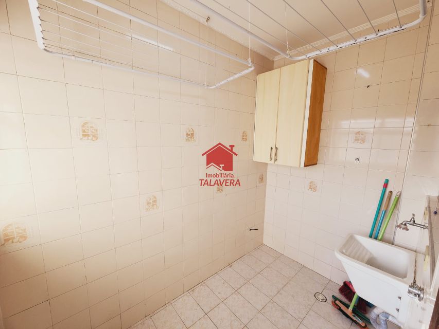 c206045d-d86a-47d1-8530-8196d04fc3e2-TALAVERA APARTAMENTO Maua 17924 Apartamento de 70m² com 02 dormitórios sendo 01 suíte , 01 sala para 02 ambientes, 01 banheiro social, 01 área de serviço, 01 vaga de garagem.

Imóvel fica próximo ao Colégio Alcina , Avenida Guido Aliberti 

Vamos visitar?
