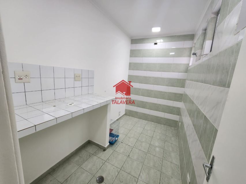 c3675bab-d02c-4add-adaf-28a40f9ee1fe-TALAVERA COMERCIAL Osvaldo Cruz 20125 Salão Comercial 

Salões Principais 80 m²

Piso Superior 
02 banheiros 
03  salas 


Piso Inferior 
130m² 

02 banheiros 
03 salas 
01 corredor aberto 

Imovel fica muito bem localizado 

Vamos Visitar 